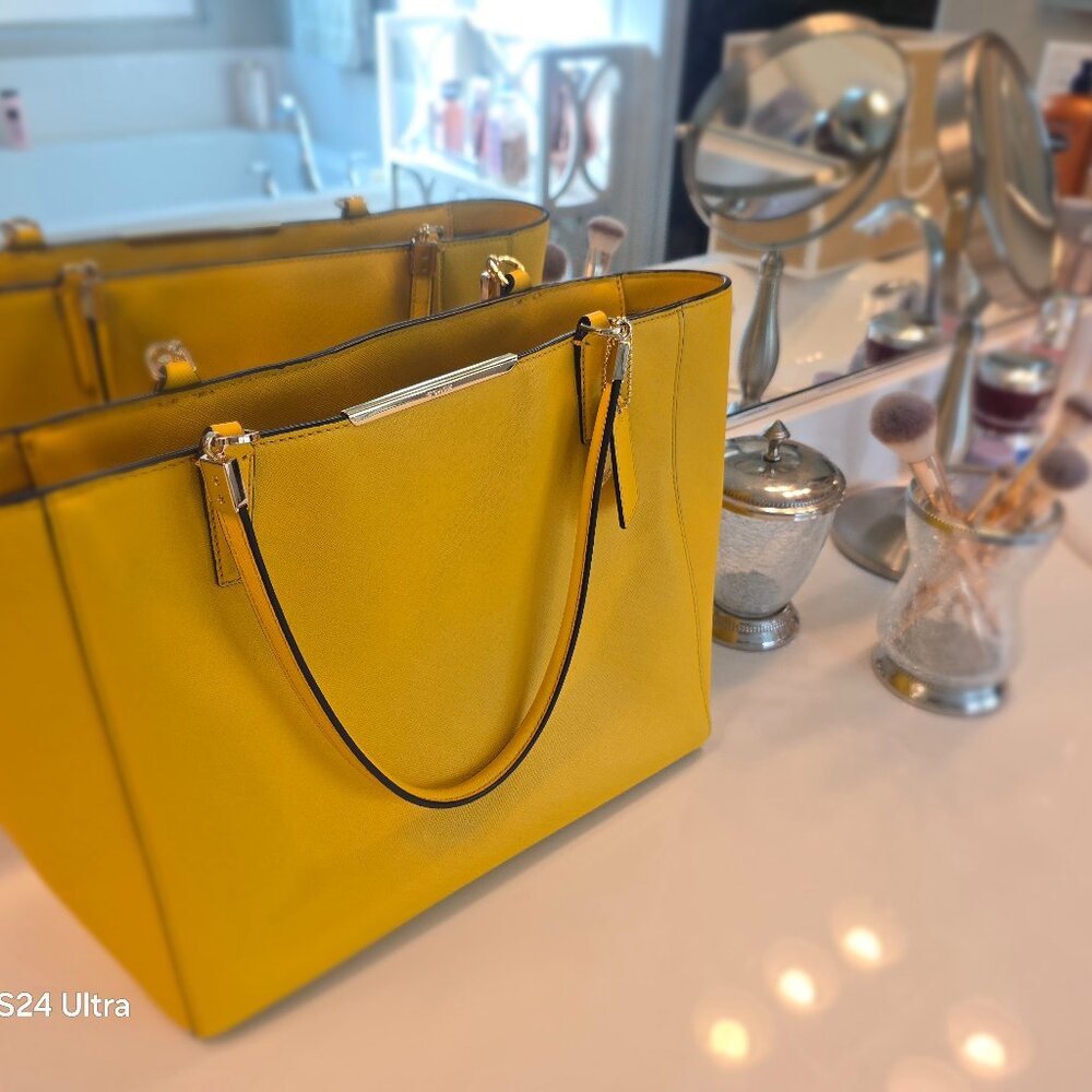 Large Michael Kors tote